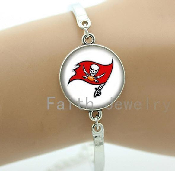 Tampa Bay Buccaneers Silver Ladies Bracelet FREE